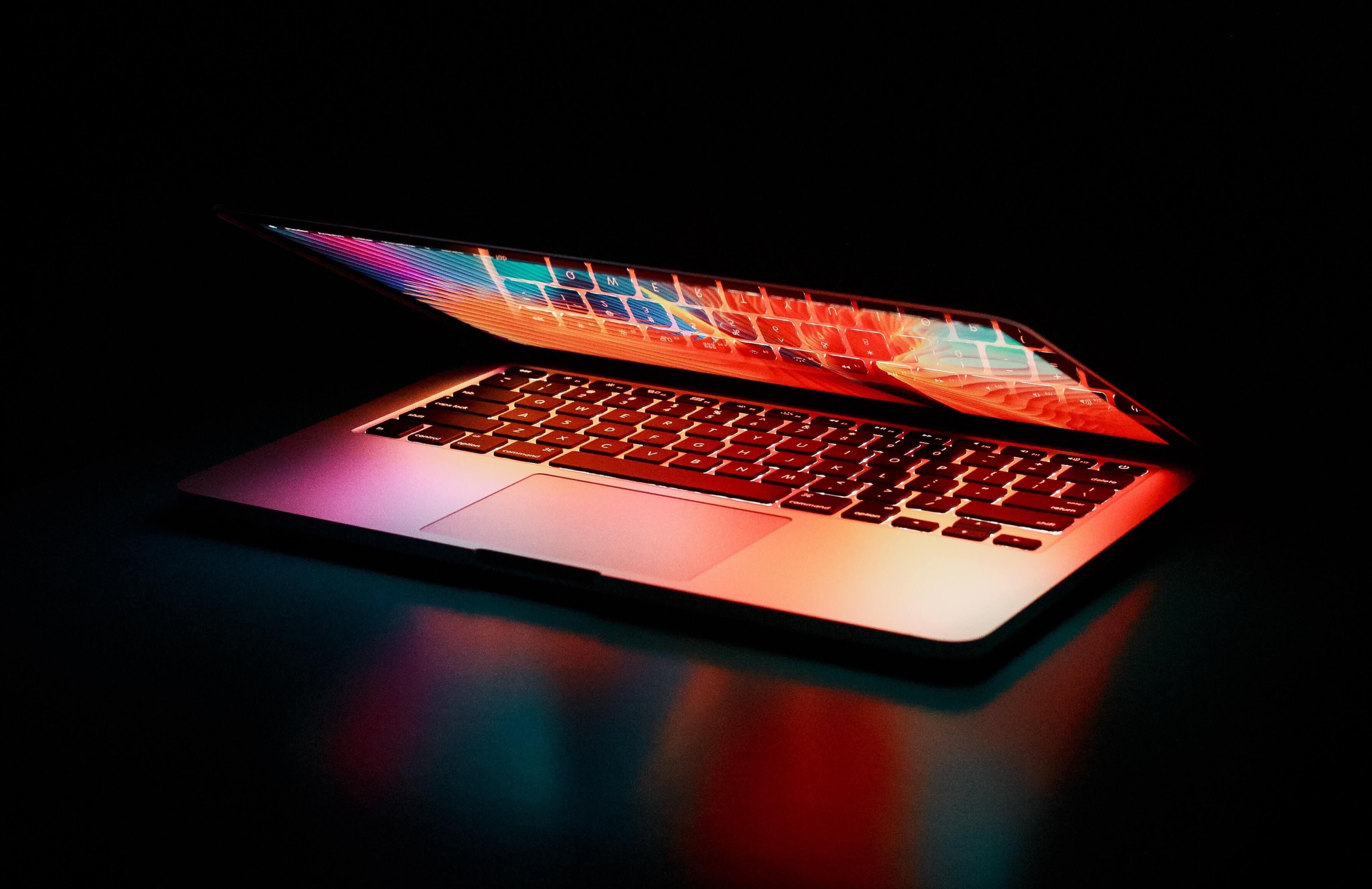 Das Internet der Dinge (IoT): Definition und Beispiele für B2B-Anwendungen